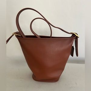 Like new Coach Duffle 16 crossbody bag